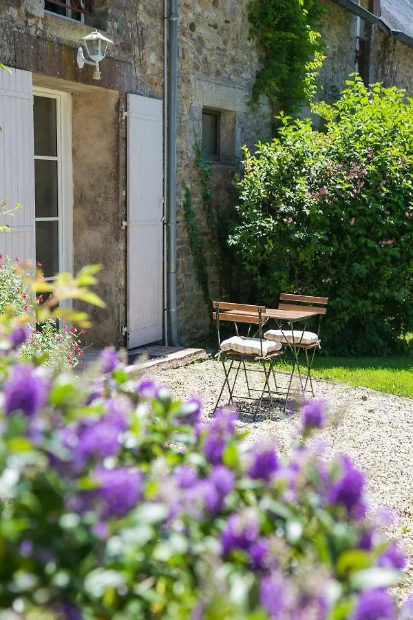 Bed and Breakfast Les Dames de Nage à Grand-Champ 3*,  France