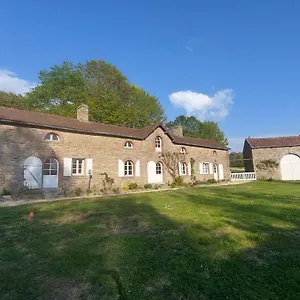  Maison d'hôtes Les Jardins De Bathilde - Au Sein Du Chateau De Bothane